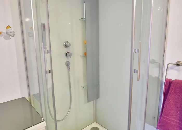 In Chevron With Garden Terrace Casa vacanze Neucy